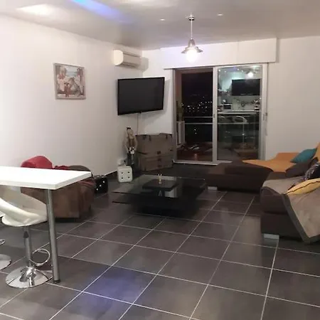 Vue Mer Avec Parking