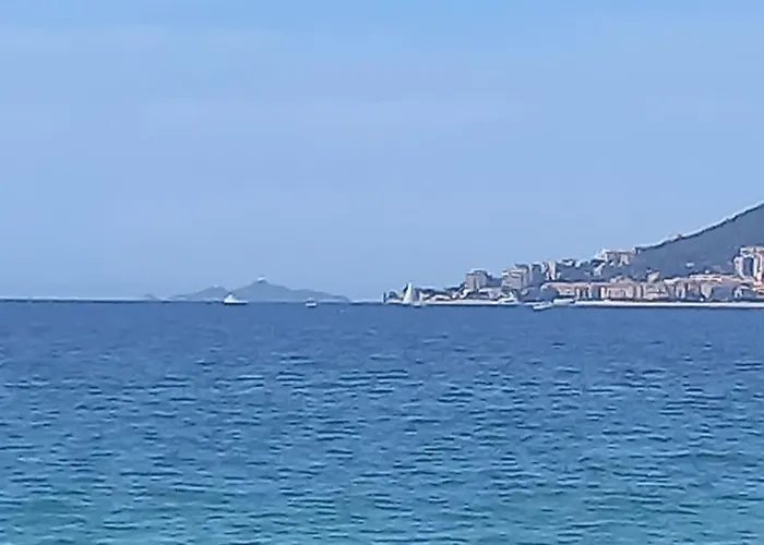 Vue Mer Avec Parking * アジャクシオ